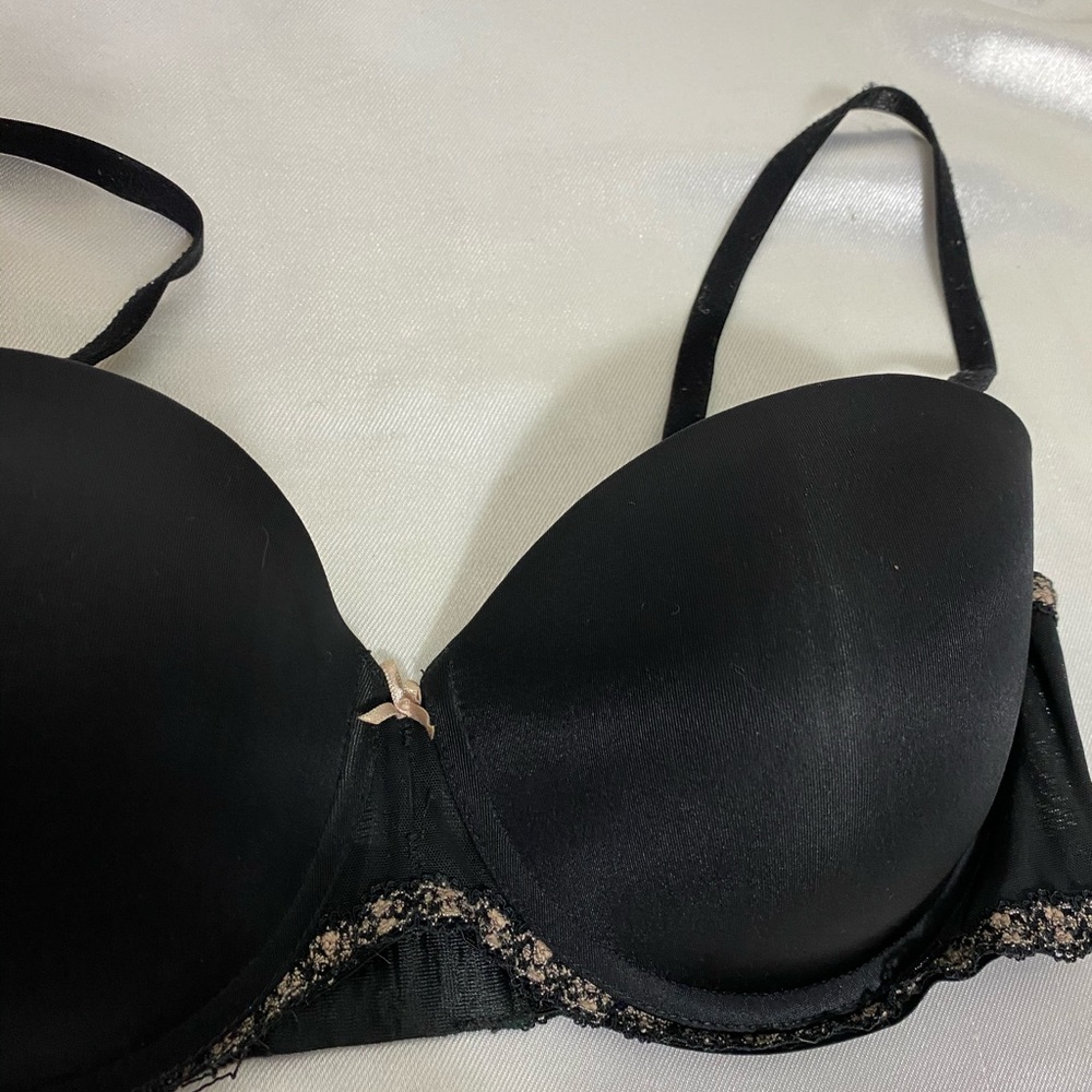 Bra wired black womens euc 34B - Picture 1 of 4